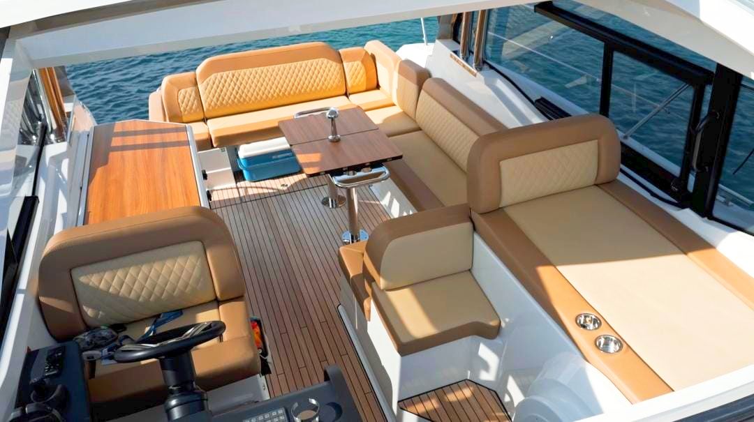 M/Y BLK