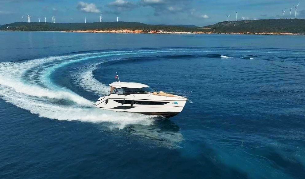 M/Y BLK