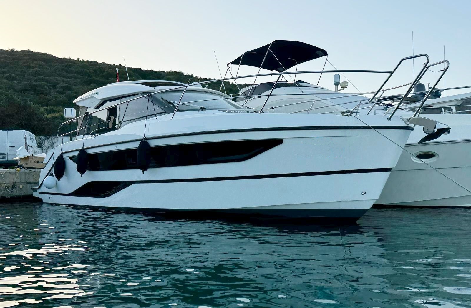 M/Y BLK