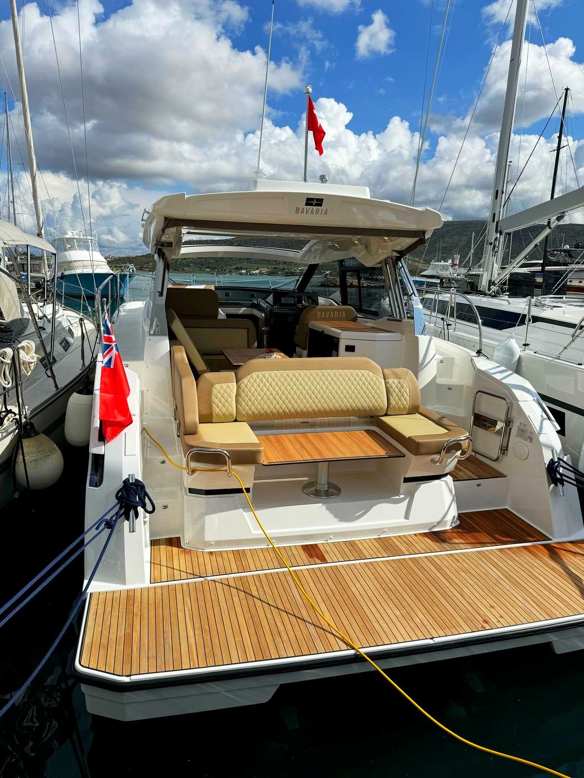 M/Y BLK